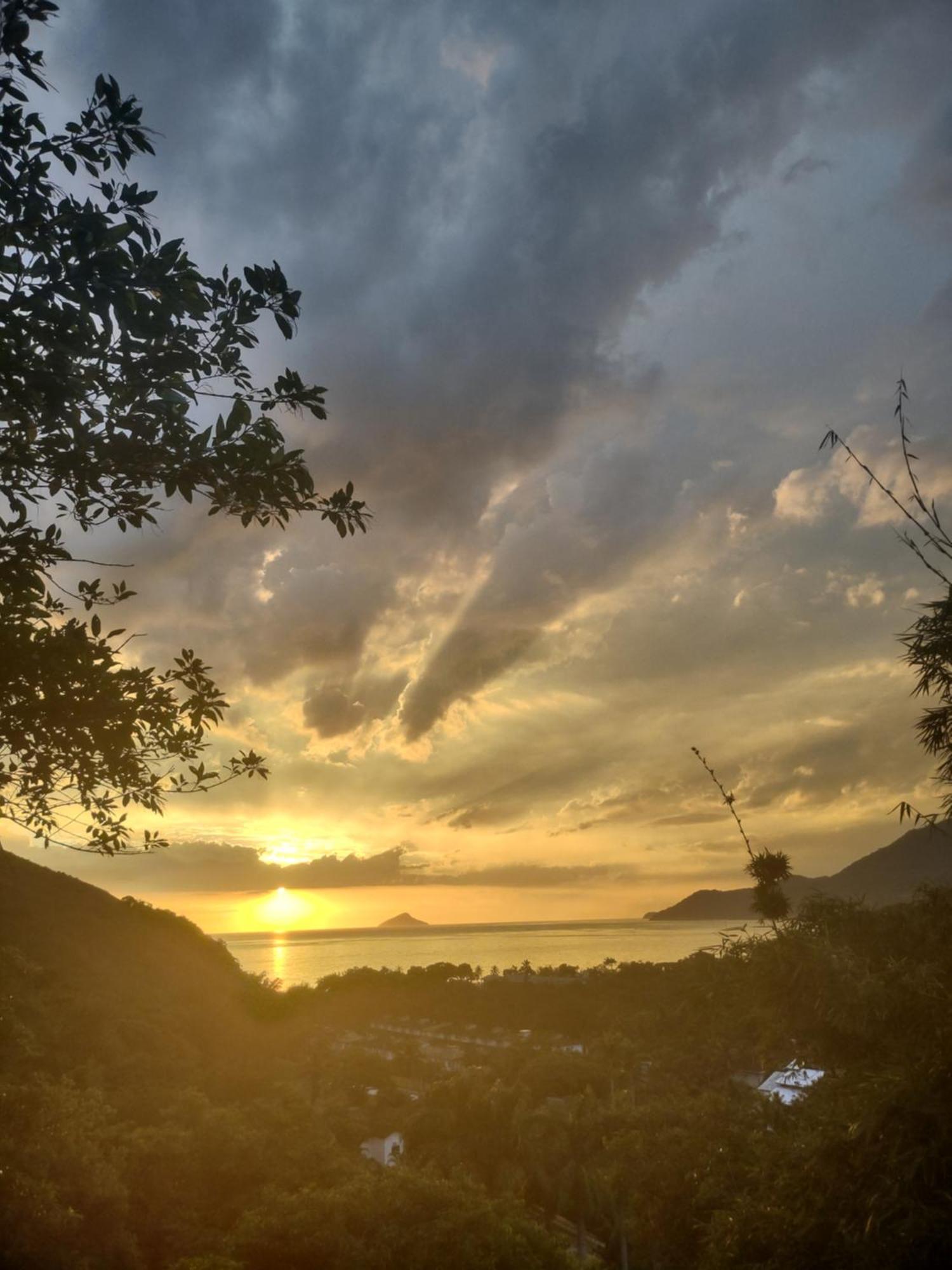 O melhor por do sol de Paúba! Casa Aconchegante. São Sebastião Exterior foto